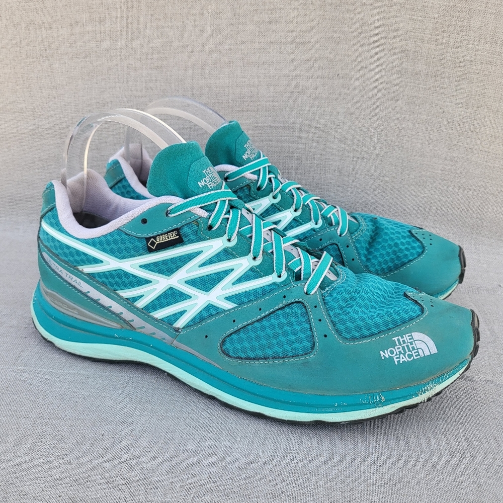The North Face Women’s 10.5 Teal Cradle Gore-Tex Waterproof Hiking Trail Shoes